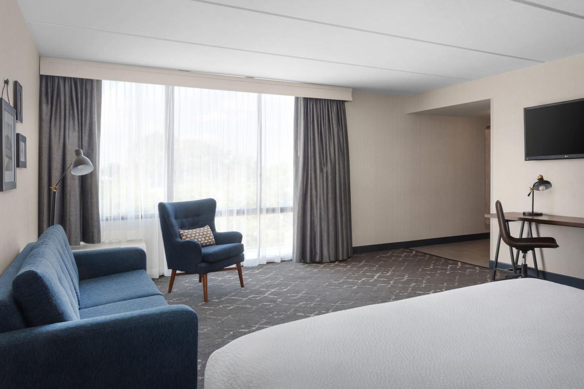 Four Points Philadelphia Northeast Hotel Exterior foto