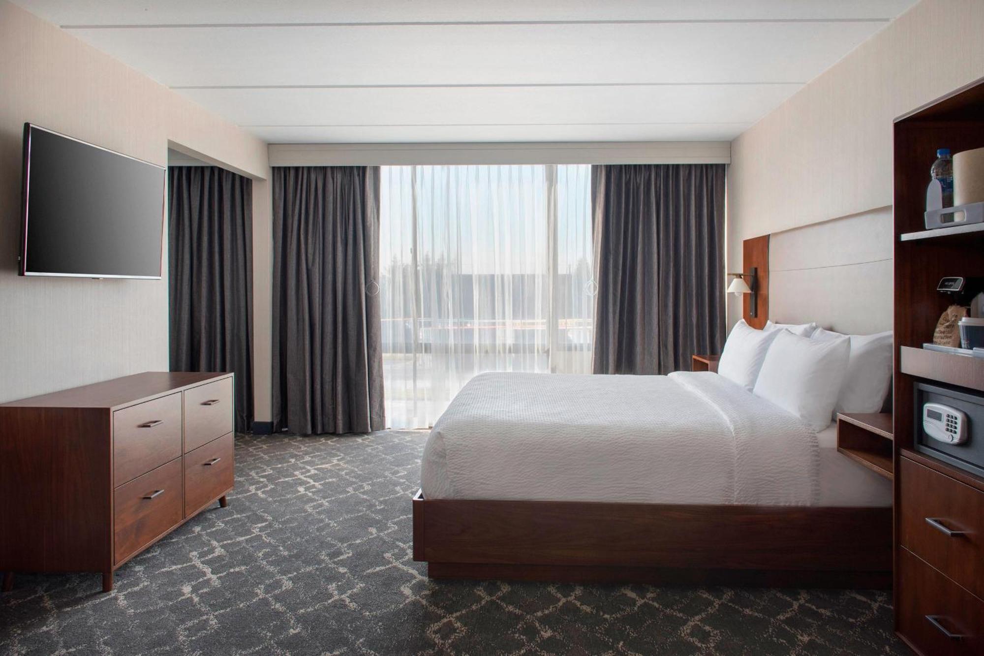 Four Points Philadelphia Northeast Hotel Exterior foto